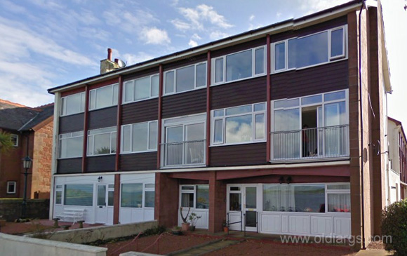 Brromcourt Flats Largs